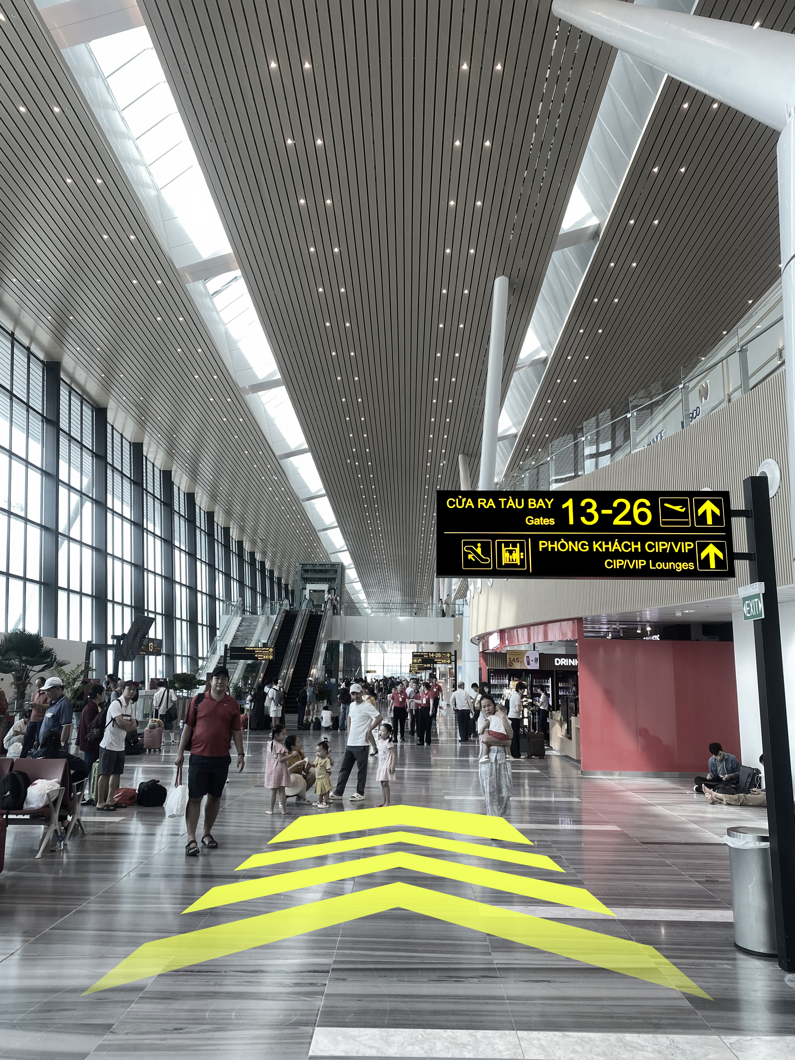 2. Rẽ phải theo hướng cửa bay 13-26